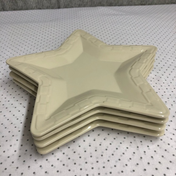 Longaberger Other - Longaberger Set of 4 Cream Colored Star Plates